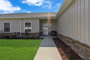 320 Cherokee Dr, Chippewa Township, PA 15010 - Photo 3