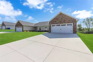 320 Cherokee Dr, Chippewa Township, PA 15010 - Photo 1