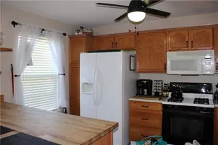 2011 Trail Side Ct, Penn Twp, PA 15644 - Photo 3