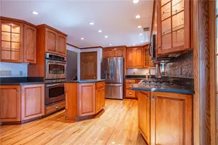 308 Lupine Dr, Pittsburgh, PA 15209 - Photo 11