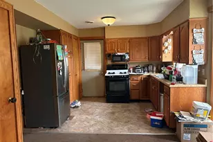 227 W Henry St, Harrisville Boro, PA 16038 - Photo 3