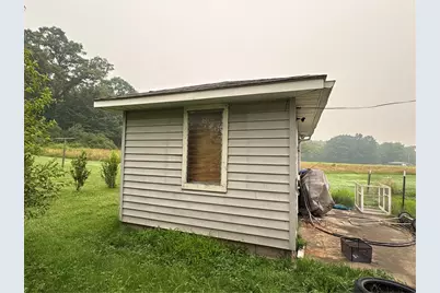 227 W Henry St, Harrisville Boro, PA 16038 - Photo 9