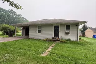 227 W Henry St, Harrisville Boro, PA 16038 - Photo 1