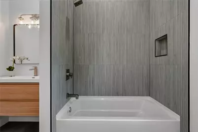 5217 Broad St, Pittsburgh, PA 15224 - Photo 21