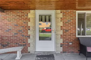 1074 Roseanne Ave, Banksville/Westwood, PA 15216 - Photo 7