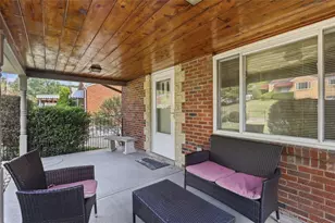 1074 Roseanne Ave, Banksville/Westwood, PA 15216 - Photo 5