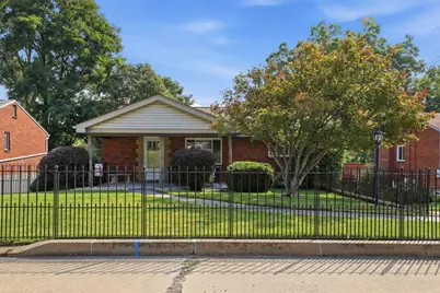 1074 Roseanne Ave, Pittsburgh, PA 15216 - Photo 3