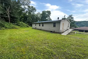 1818 Pershing St, Johnstown, PA 15902 - Photo 3