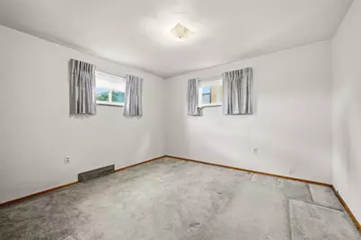 7 Alamac Ave, Pittsburgh, PA 15229 - Photo 9