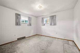 7 Alamac Ave, Pittsburgh, PA 15229 - Photo 9