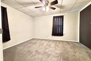 307 Mulberry Ln, Irwin, PA 15642 - Photo 3