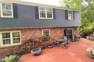 148 Woodshire Dr, Pittsburgh, PA 15215 - Photo 3