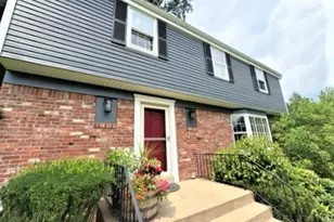 148 Woodshire Dr, Pittsburgh, PA 15215 - Photo 1