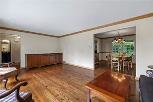 148 Woodshire Dr, Pittsburgh, PA 15215 - Photo 9