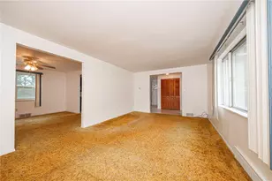 1535 Luray Dr, Pittsburgh, PA 15239 - Photo 9