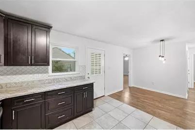 2114 Meadow Ln, Scott Township, PA 15220 - Photo 9