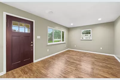 2114 Meadow Ln, Scott Township, PA 15220 - Photo 3