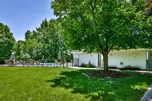 605 Calais Dr, Pittsburgh, PA 15237 - Photo 5