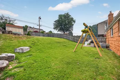 947 Kirsopp Ave, Banksville/Westwood, PA 15220 - Photo 33