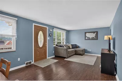 947 Kirsopp Ave, Pittsburgh, PA 15220 - Photo 9