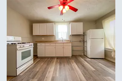 301 Wykes St, Aliquippa, PA 15001 - Photo 11