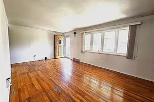 218 Skyport Rd, West Mifflin, PA 15122 - Photo 3