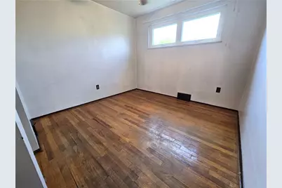 218 Skyport Rd, West Mifflin, PA 15122 - Photo 11