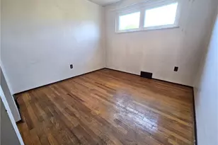 218 Skyport Rd, West Mifflin, PA 15122 - Photo 11