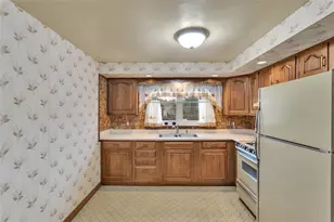 218 Skyport Rd, West Mifflin, PA 15122 - Photo 3