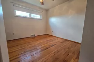 218 Skyport Rd, West Mifflin, PA 15122 - Photo 9