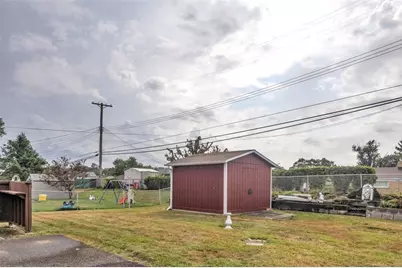 218 Skyport Rd, West Mifflin, PA 15122 - Photo 15