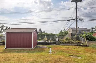 218 Skyport Rd, West Mifflin, PA 15122 - Photo 13