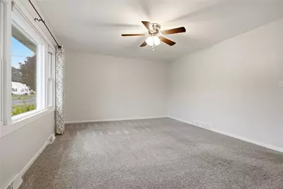 815 Sunset Avenue, Grove City Boro, PA 16127 - Photo 5