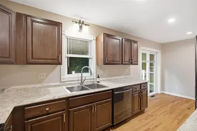 815 Sunset Avenue, Grove City Boro, PA 16127 - Photo 11