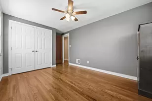 700 Lochinvar Dr, Pittsburgh, PA 15237 - Photo 11