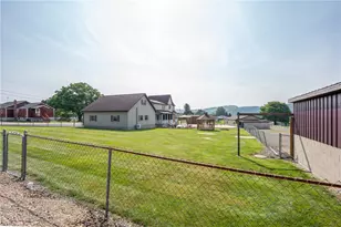 231 9th St, Conemaugh-Yough Townships, PA 15681 - Photo 43