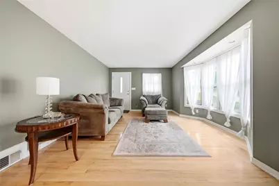 308 Maple Rd, Pittsburgh, PA 15239 - Photo 9