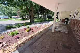 433 Shady Dr, Grove City Boro, PA 16127 - Photo 5