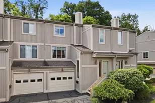 1554 Pineview Dr, Pittsburgh, PA 15241 - Photo 1