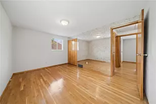 349 Crescent Gardens Dr, Pittsburgh, PA 15235 - Photo 15