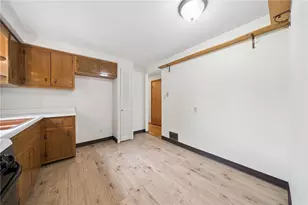 349 Crescent Gardens Dr, Pittsburgh, PA 15235 - Photo 9