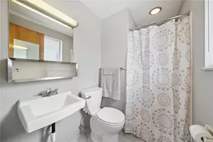 349 Crescent Gardens Dr, Pittsburgh, PA 15235 - Photo 17