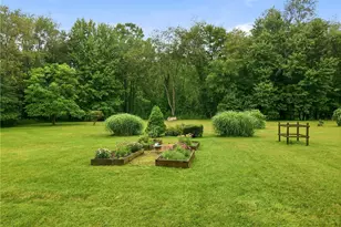 2552 S Hermitage Rd, Hermitage, PA 16148 - Photo 9