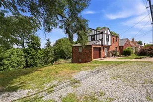 49 Audrey Dr, Pittsburgh, PA 15236 - Photo 3