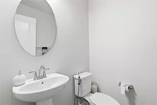 1005 Wellington Ct, Penn Twp, PA 15644 - Photo 5