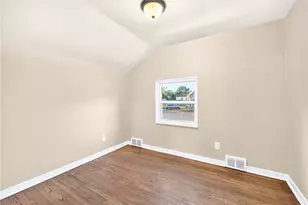 434 Regency Dr, Pittsburgh, PA 15239 - Photo 17