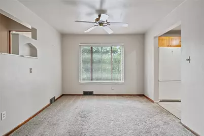 8 Norwich Ave, Pittsburgh, PA 15229 - Photo 5