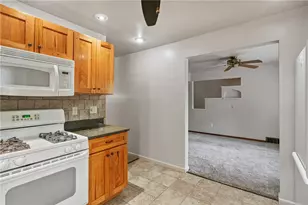 8 Norwich Ave, Pittsburgh, PA 15229 - Photo 11