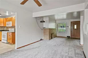 8 Norwich Ave, Pittsburgh, PA 15229 - Photo 9