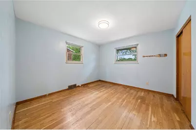 270 Roycroft Ave, Pittsburgh, PA 15234 - Photo 15